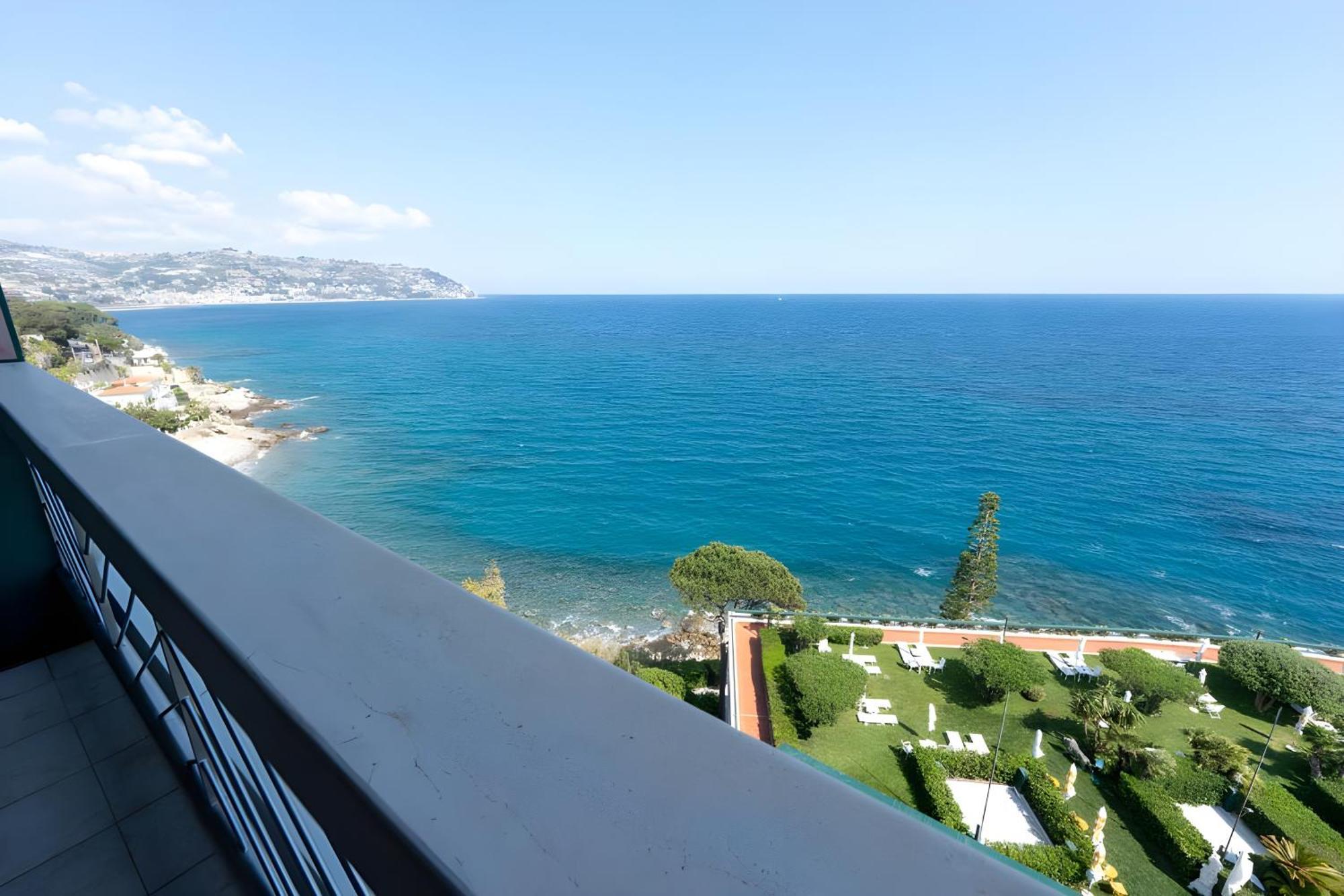 Grand Hotel Del Mare Resort & Spa Bordighera Exterior photo